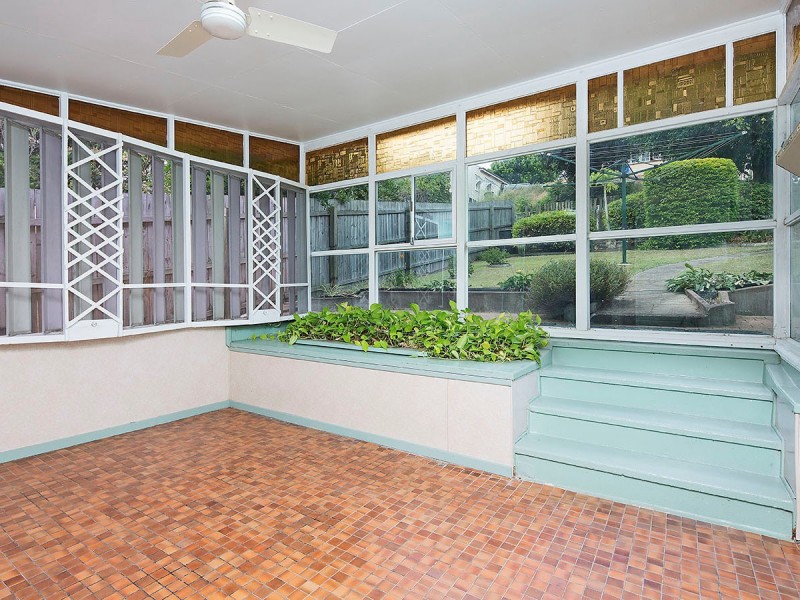 25 Brentnall Street, Norman Park QLD 4170