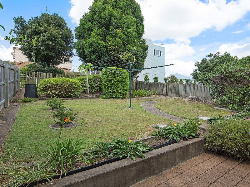 25 Brentnall Street, Norman Park QLD 4170