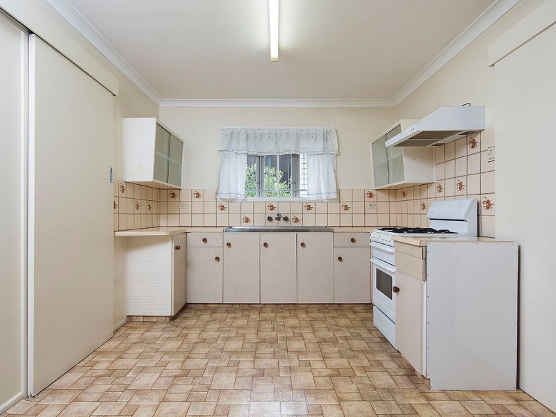 25 Brentnall Street, Norman Park QLD 4170