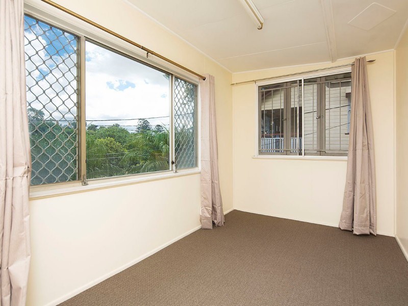 25 Brentnall Street, Norman Park QLD 4170