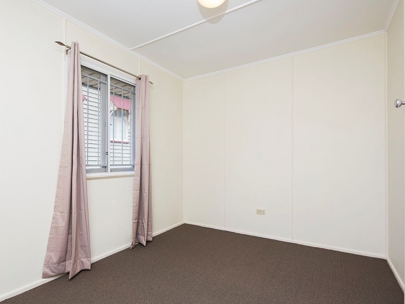 25 Brentnall Street, Norman Park QLD 4170