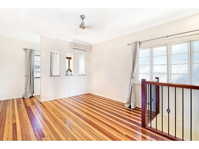 36 Ninth Avenue, Coorparoo QLD 4151