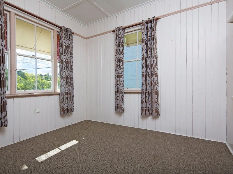 29 Ellis Street, Greenslopes QLD 4120