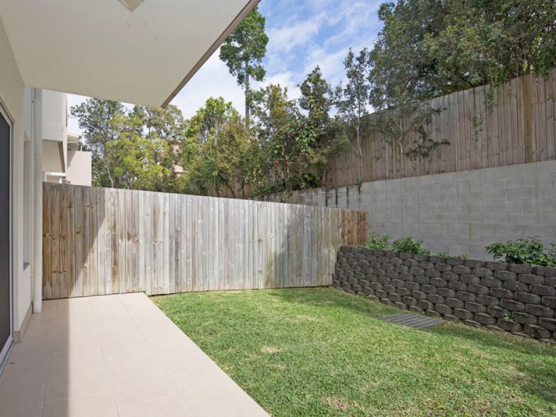 2/86 Pembroke Road, Coorparoo QLD 4151