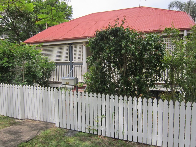 24 Wilkins Street East, Annerley QLD 4103