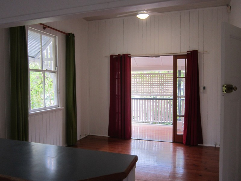 24 Wilkins Street East, Annerley QLD 4103