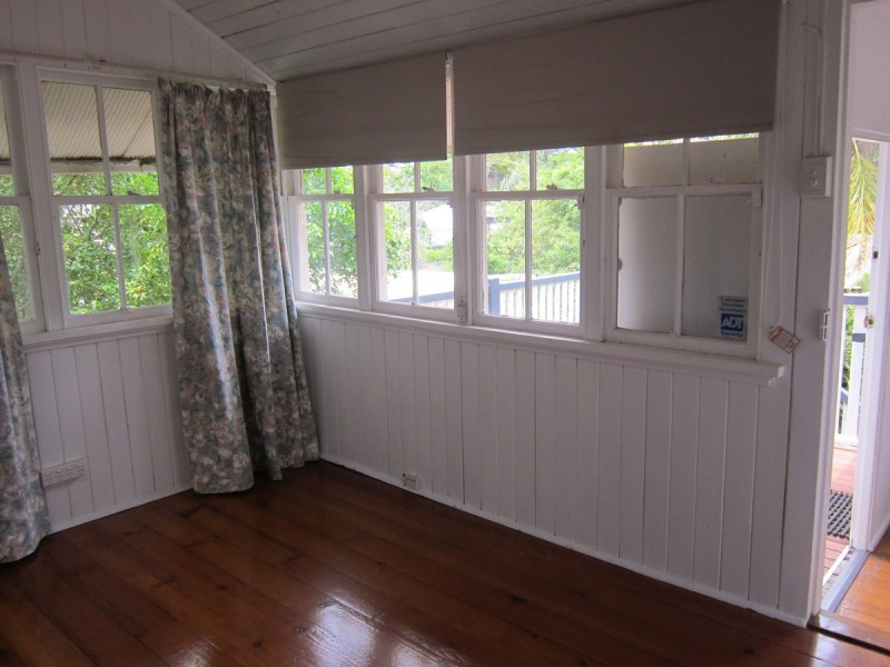 24 Wilkins Street East, Annerley QLD 4103