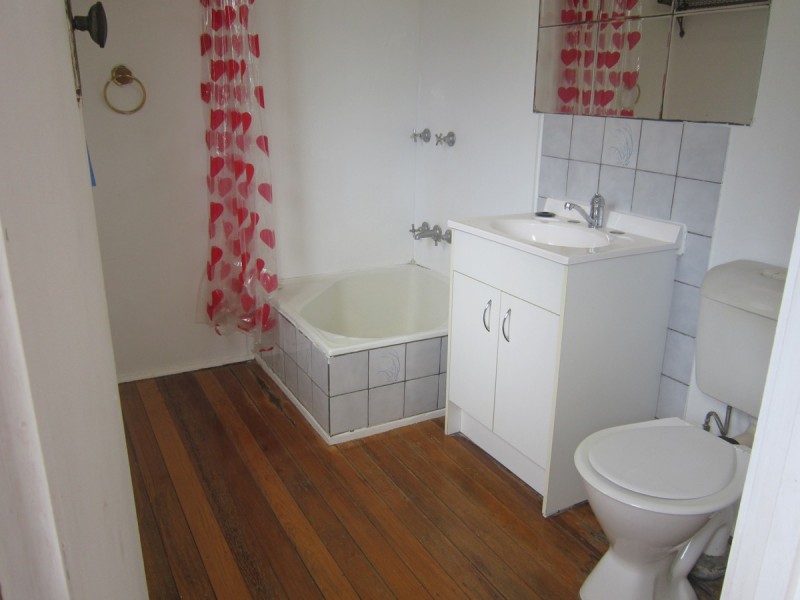 24 Wilkins Street East, Annerley QLD 4103