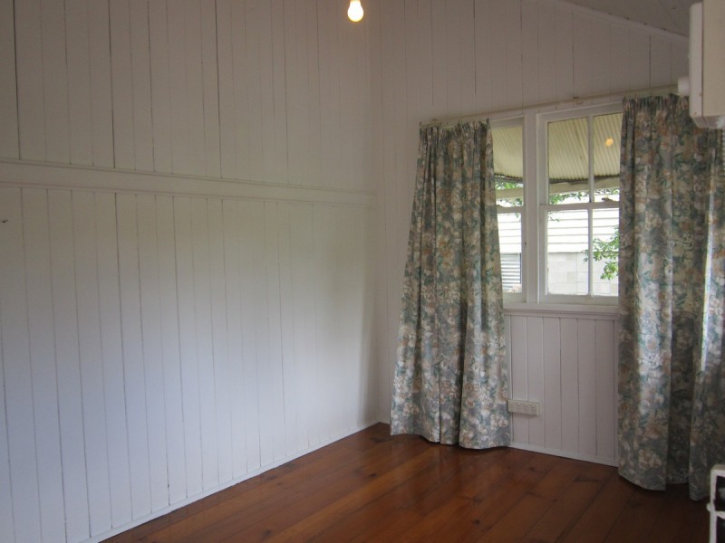 24 Wilkins Street East, Annerley QLD 4103