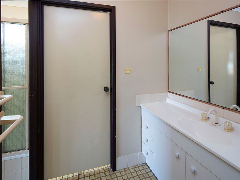 25 Watson Street, Camp Hill QLD 4152