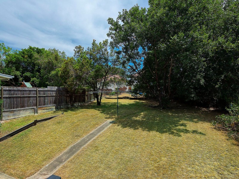 25 Watson Street, Camp Hill QLD 4152