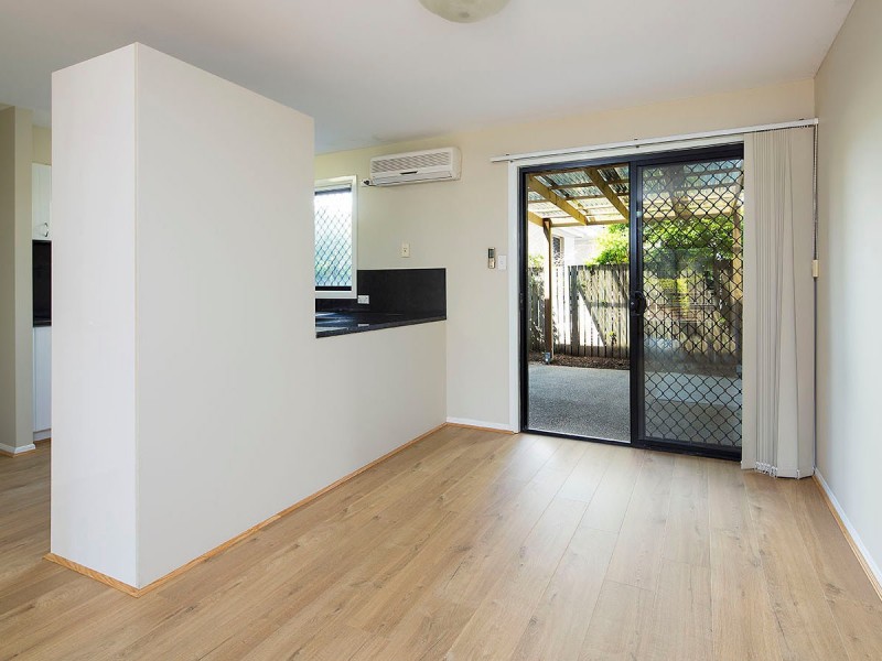 2/20 Robinson Street, Coorparoo QLD 4151