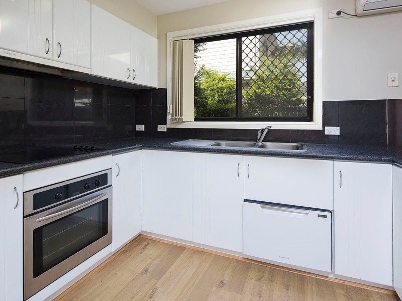 2/20 Robinson Street, Coorparoo QLD 4151