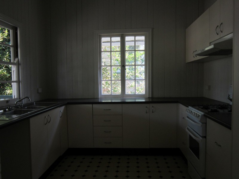 34 Cedar Street, Greenslopes QLD 4120