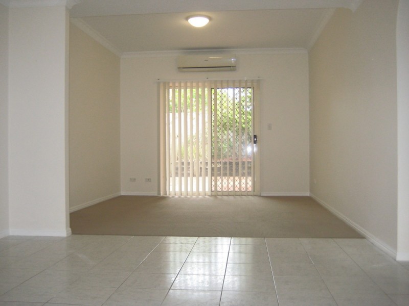 2/16 Knowsley Street, Greenslopes QLD 4120