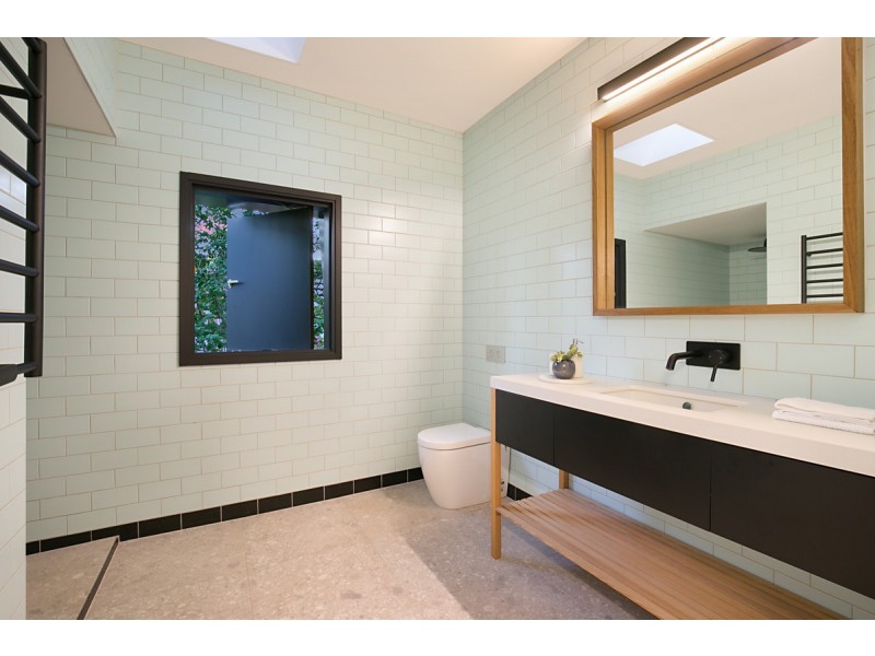 17 Dale Street, Coorparoo QLD 4151