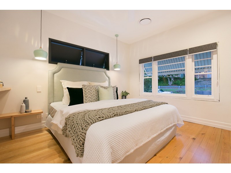 17 Dale Street, Coorparoo QLD 4151