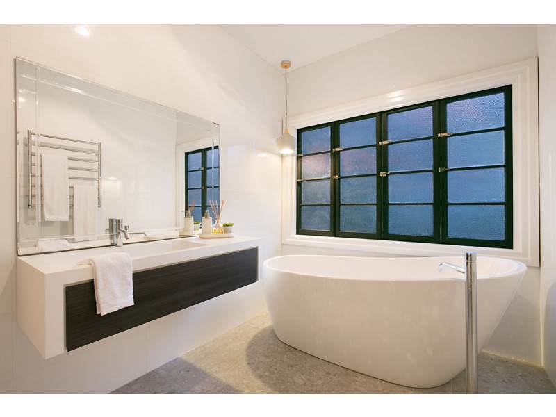 17 Dale Street, Coorparoo QLD 4151