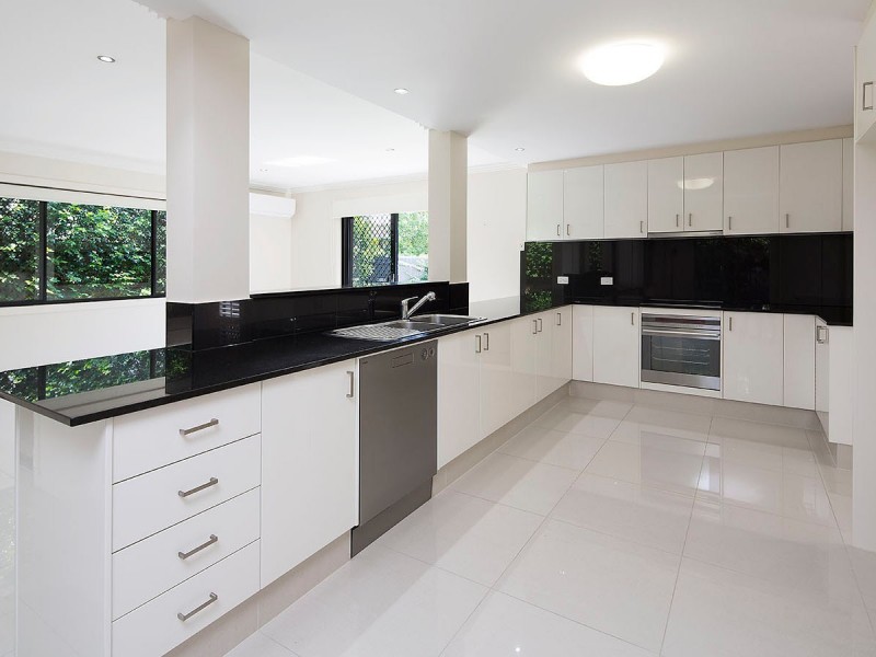 16 Glyn Street, Coorparoo QLD 4151