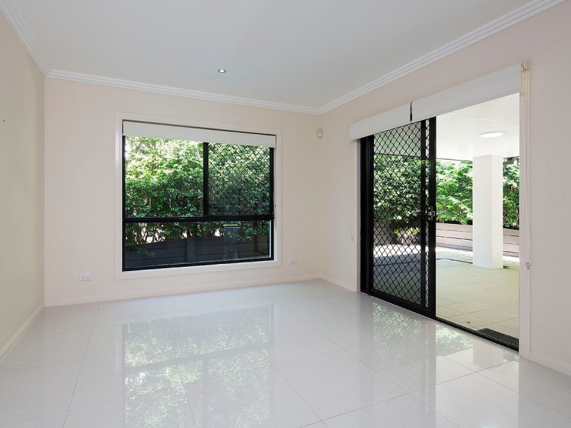 16 Glyn Street, Coorparoo QLD 4151