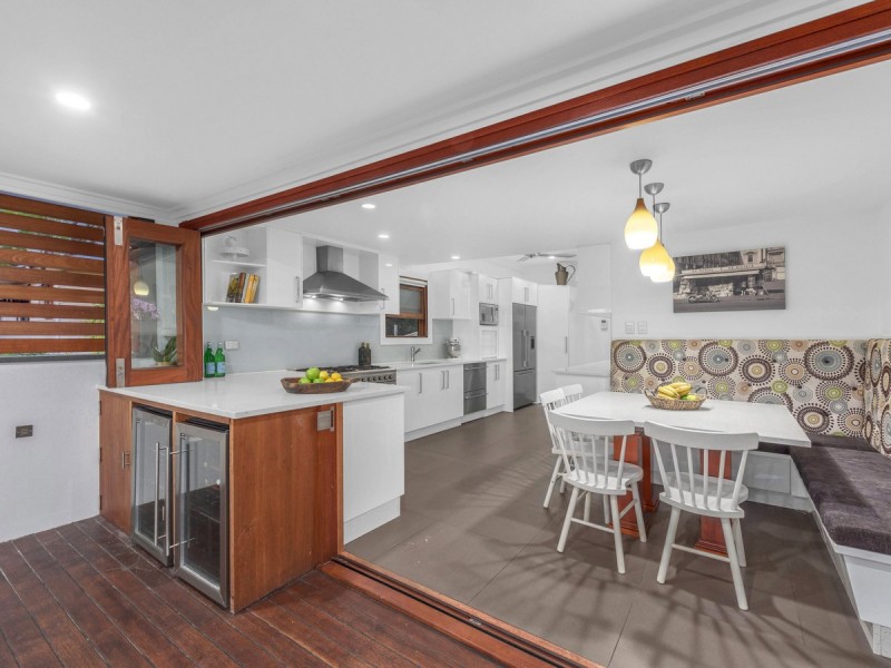 330 Chatsworth Road, Coorparoo QLD 4151