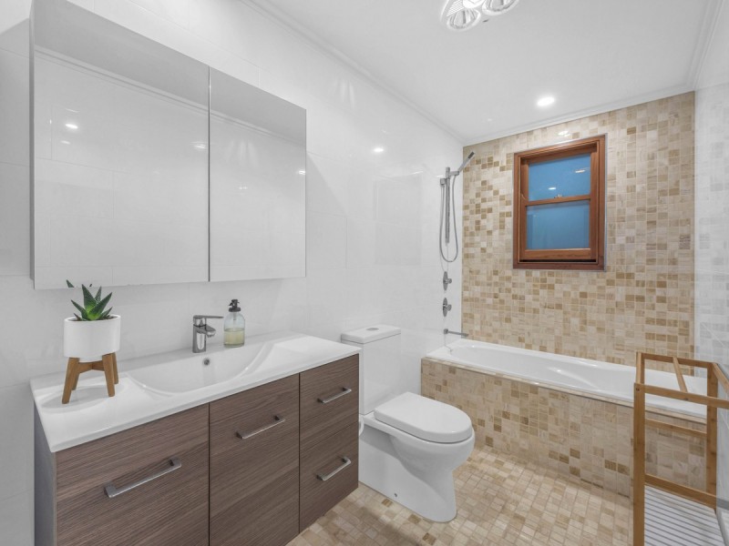330 Chatsworth Road, Coorparoo QLD 4151