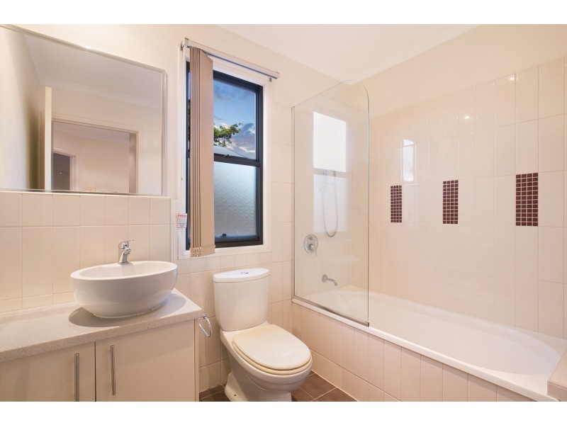 4/11 Temple Street, Coorparoo QLD 4151