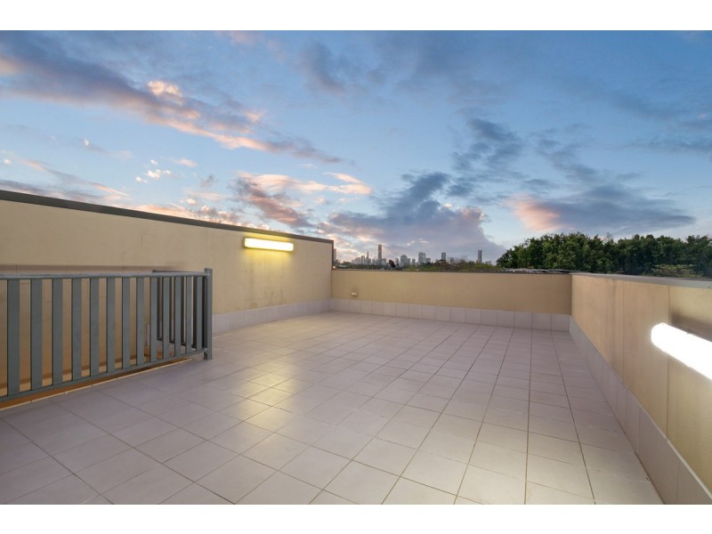 4/11 Temple Street, Coorparoo QLD 4151