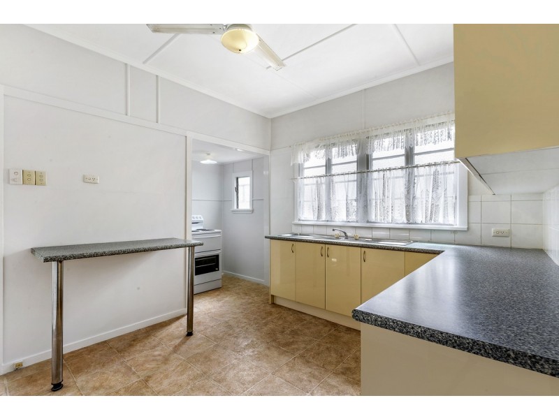 50 Murton Avenue, Holland Park QLD 4121