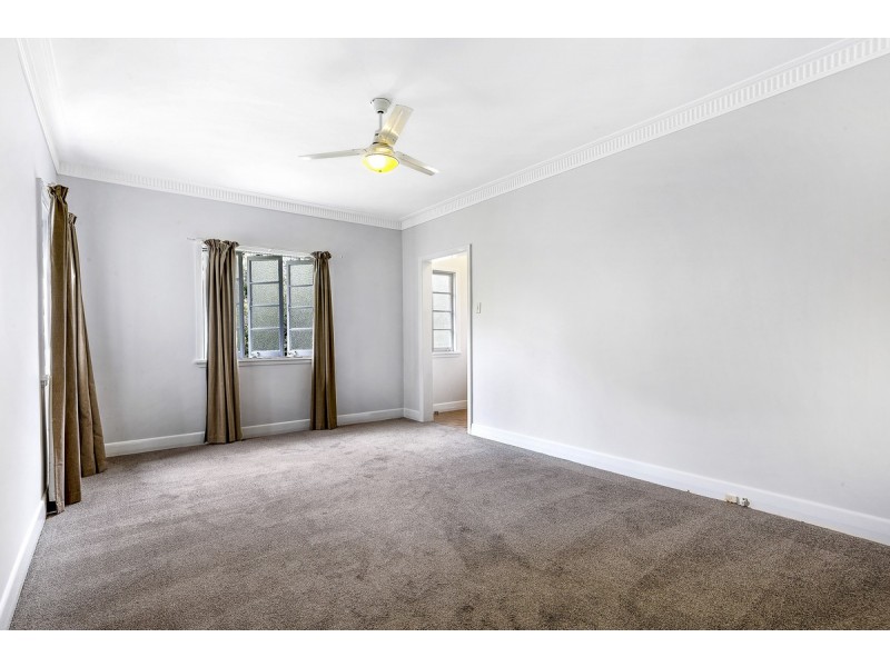 50 Murton Avenue, Holland Park QLD 4121