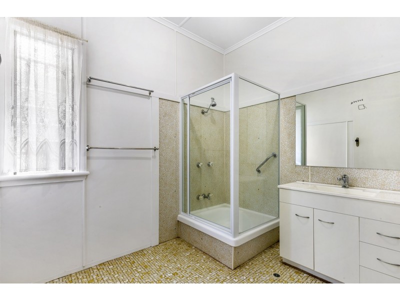 50 Murton Avenue, Holland Park QLD 4121