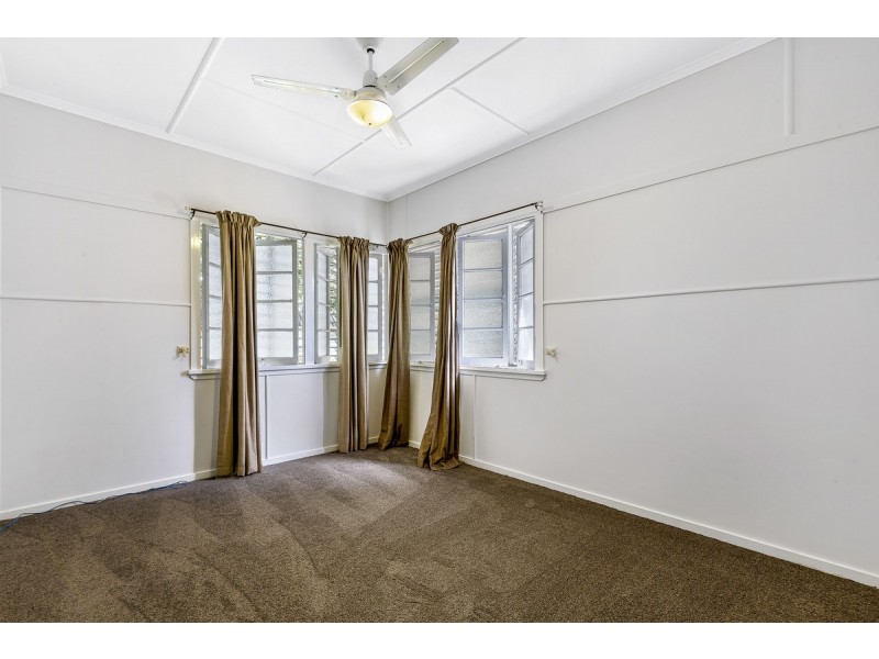 50 Murton Avenue, Holland Park QLD 4121