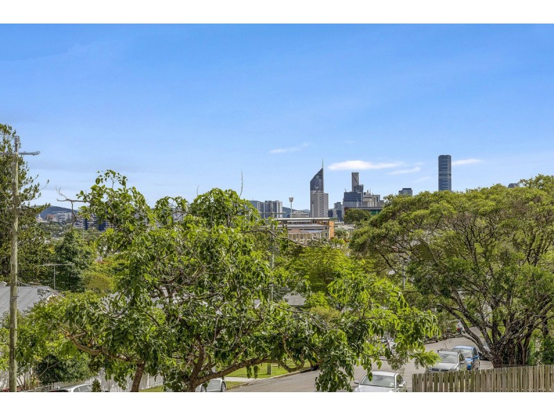 56 Nicklin Street, Coorparoo QLD 4151