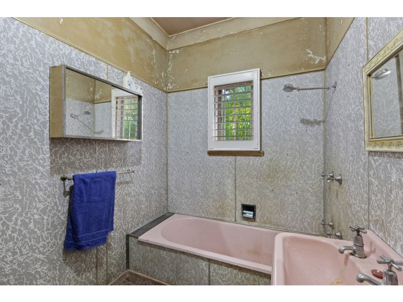 687 Old Cleveland Road, Camp Hill QLD 4152