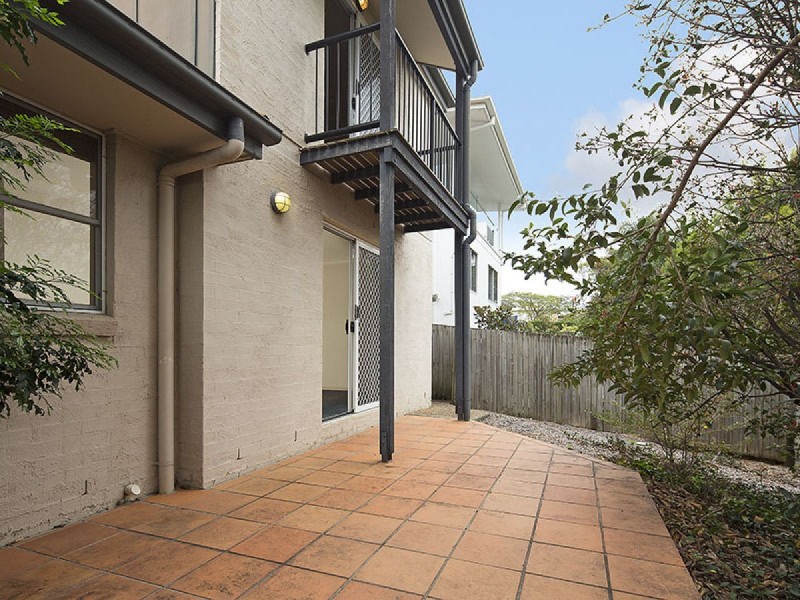 3/49 Nicholson Street, Greenslopes QLD 4120