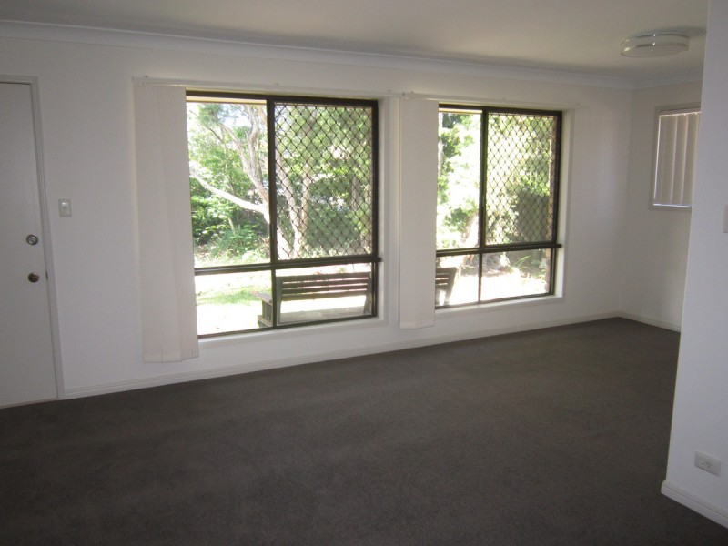 121 Meadowlands Road, Carindale QLD 4152