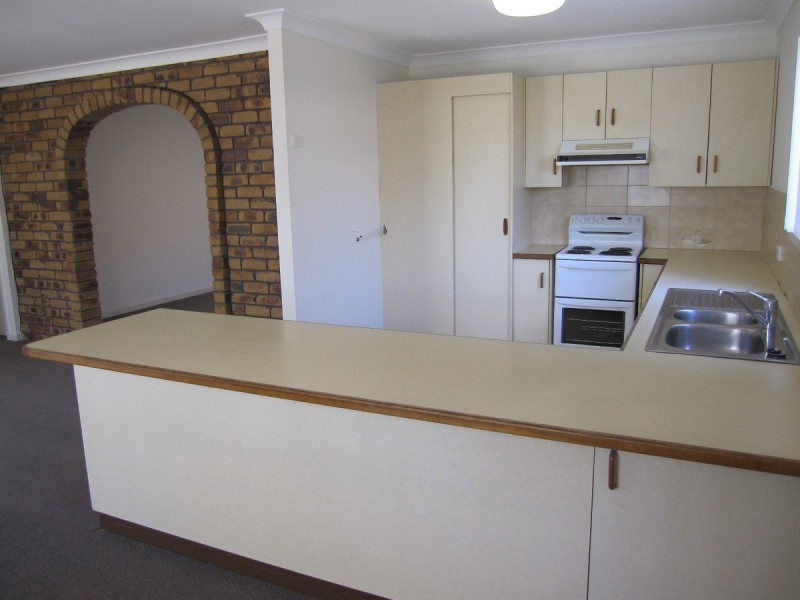 121 Meadowlands Road, Carindale QLD 4152