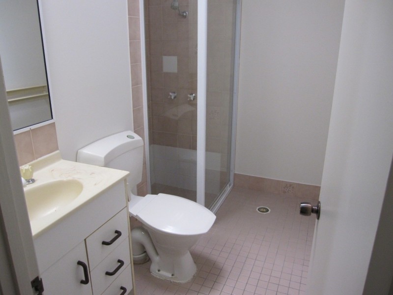 121 Meadowlands Road, Carindale QLD 4152