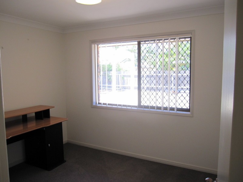 121 Meadowlands Road, Carindale QLD 4152