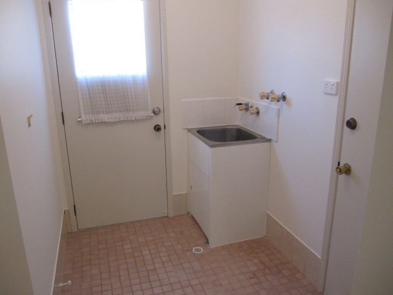 121 Meadowlands Road, Carindale QLD 4152