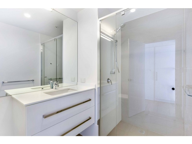 20503/300 Old Cleveland Road, Coorparoo QLD 4151