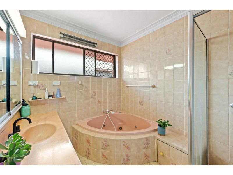 39 Manson Road, Hendra QLD 4011