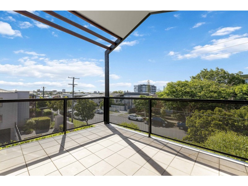 42/11 Kitchener Street, Coorparoo QLD 4151