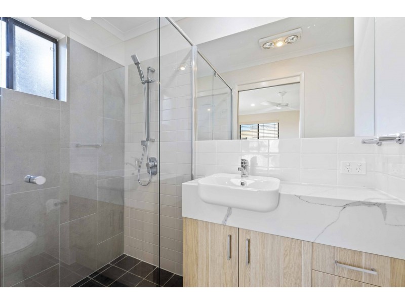 42/11 Kitchener Street, Coorparoo QLD 4151