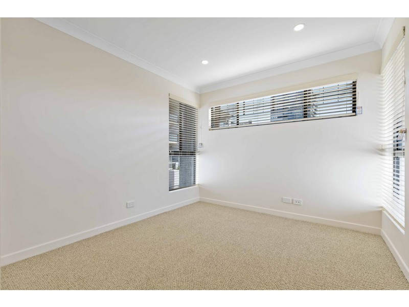 42/11 Kitchener Street, Coorparoo QLD 4151