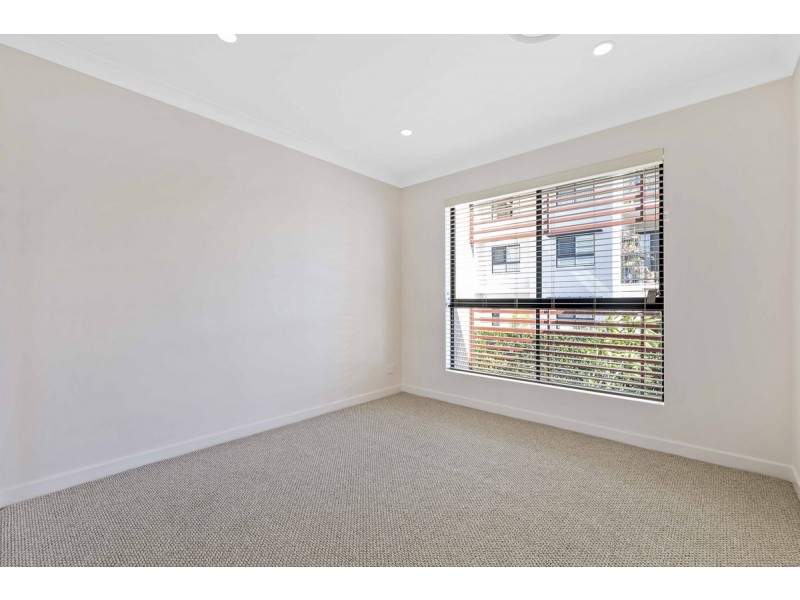 42/11 Kitchener Street, Coorparoo QLD 4151