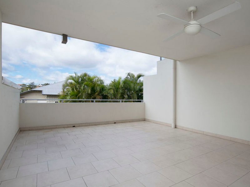 2/86 Pembroke Road, Coorparoo QLD 4151