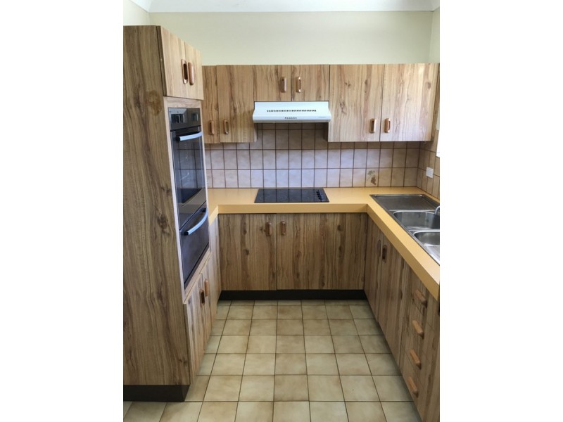 11/18 Rolle Street, Holland Park West QLD 4121