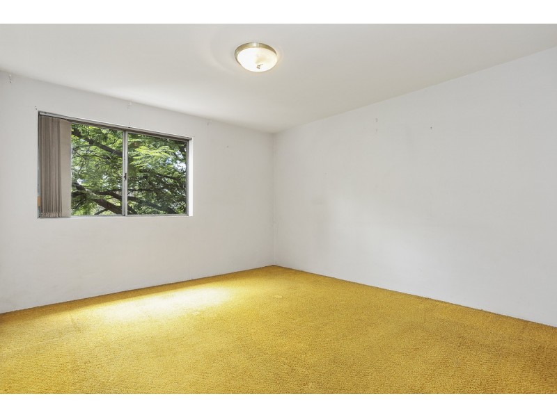 2/35 York Street, Coorparoo QLD 4151