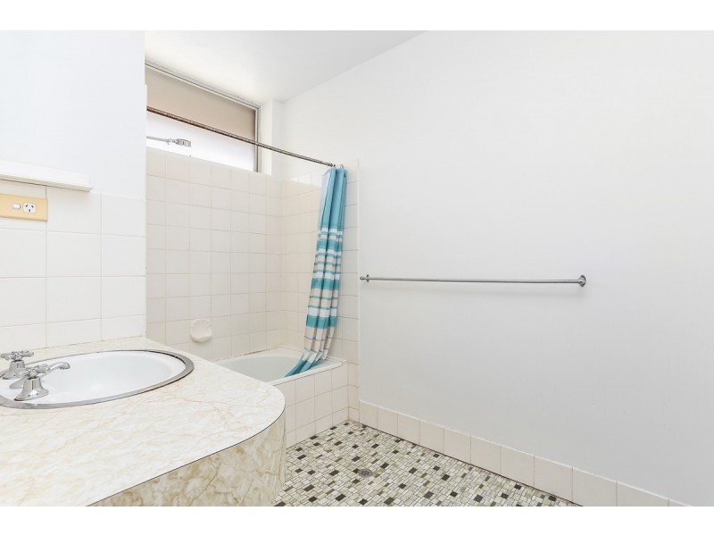 2/35 York Street, Coorparoo QLD 4151